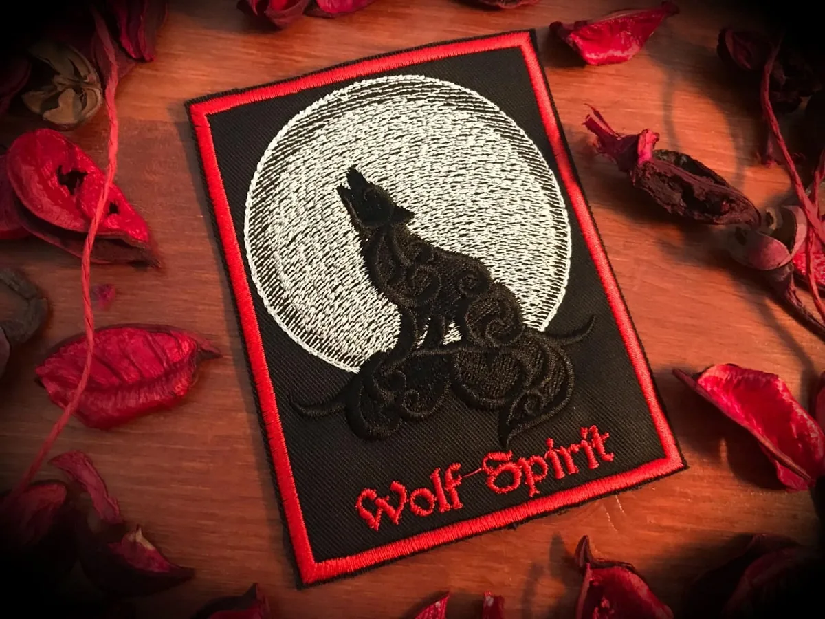 Toppa ricamata Wolf Spirit- pagano paganesimo ricamo strega