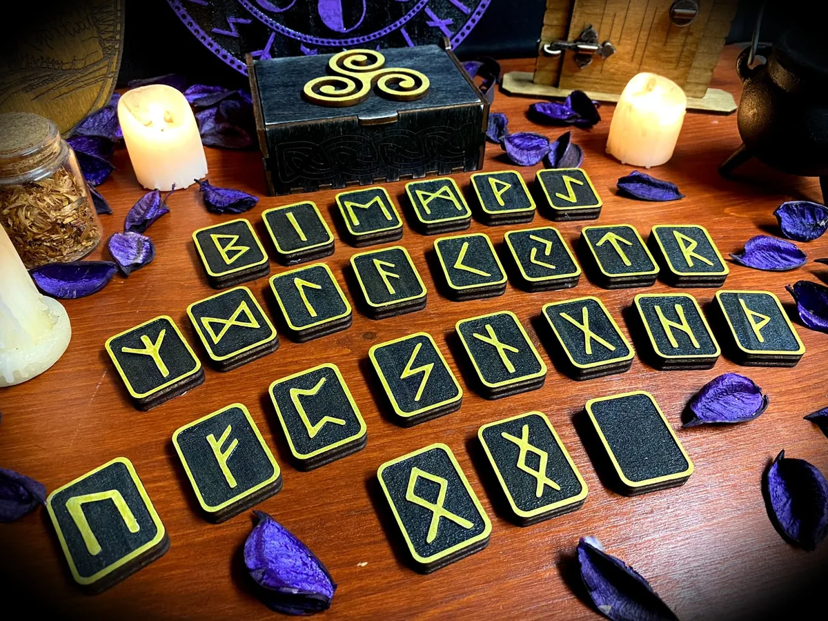Set rune Futhark con scatola