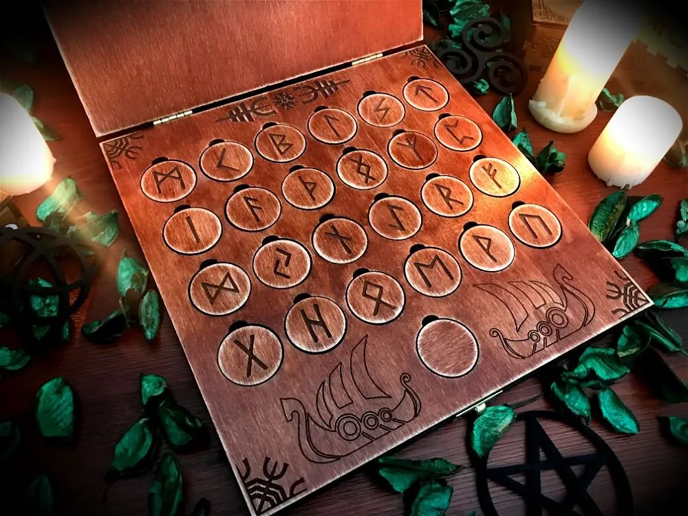 Set rune Futhark con cofanetto