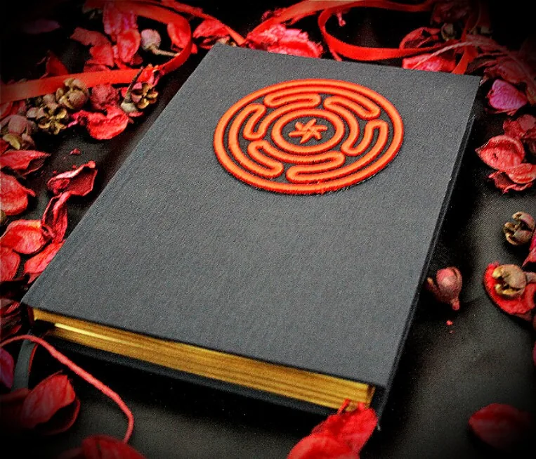 The Red Strophalos of Hecate