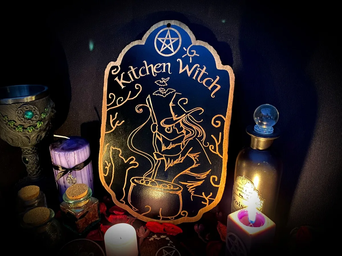 I cartelli delle Streghe: Kitchen Witch Black version