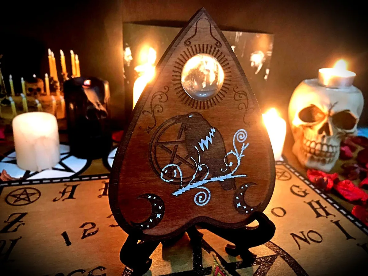 Raven & Pentacle