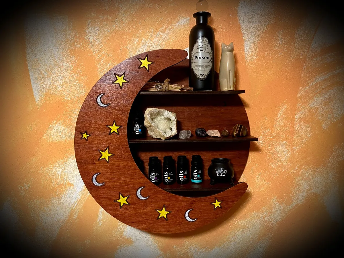 Scaffale in legno a forma di Luna